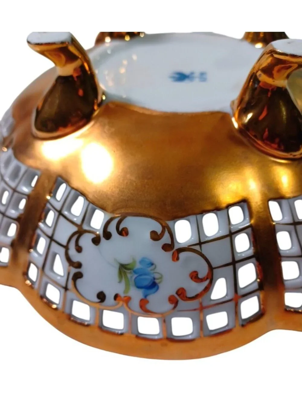 Antique Royal KPM Gold Reticulated Bowl With Pastoral Scene Hand-Painted Floral